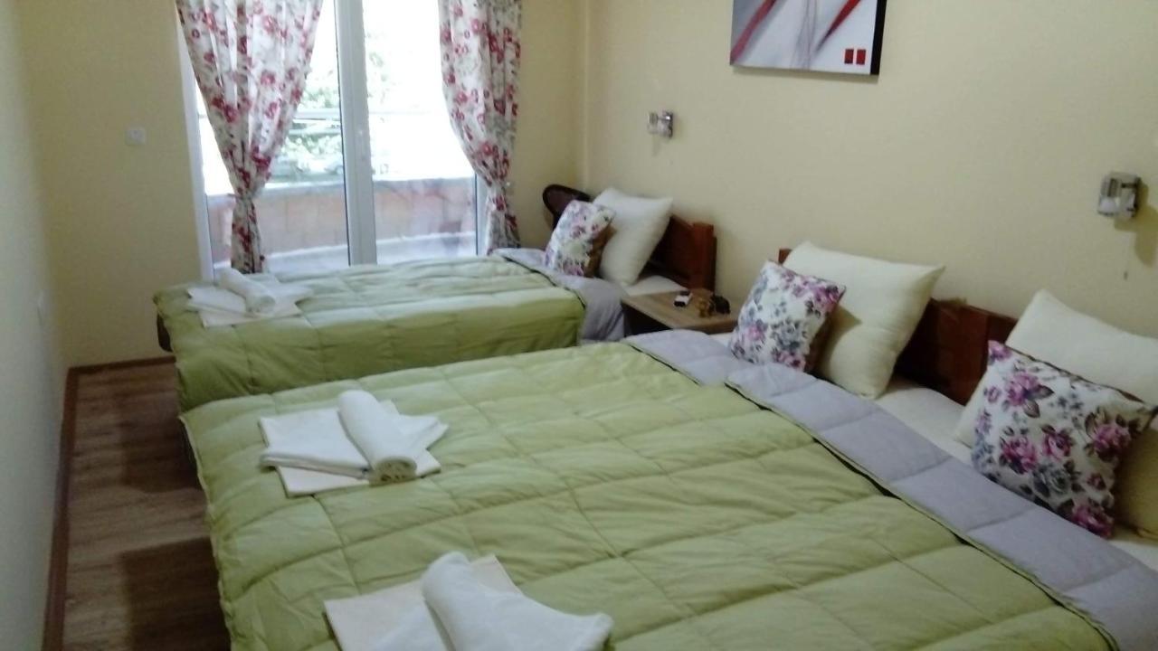 Hostel „Ж" Gradsko Esterno foto